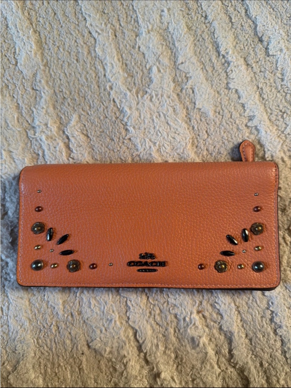 Coach F29972 DKDJM Prairie
Rivets Slim Wallet Wristlet DK/ Dark Blush